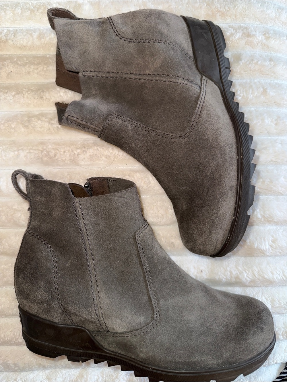 Sorel Gray Suede Chelsea Wedge Ankle Boots